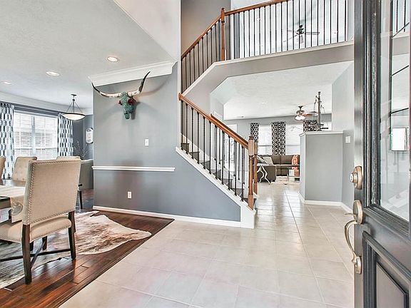 4th image of 2427 Pine Shadows Dr