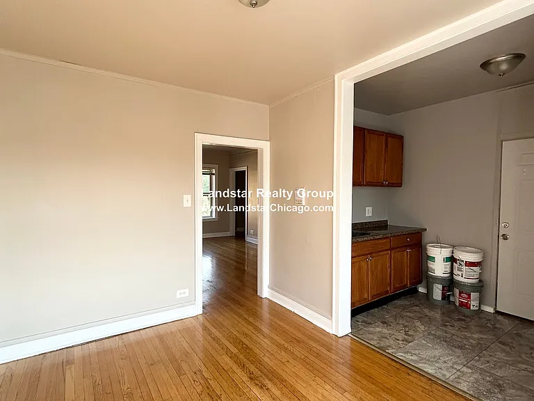 4257 W Addison St #3 — Photo 5