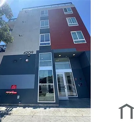 4209 S Western Ave — Photo 2