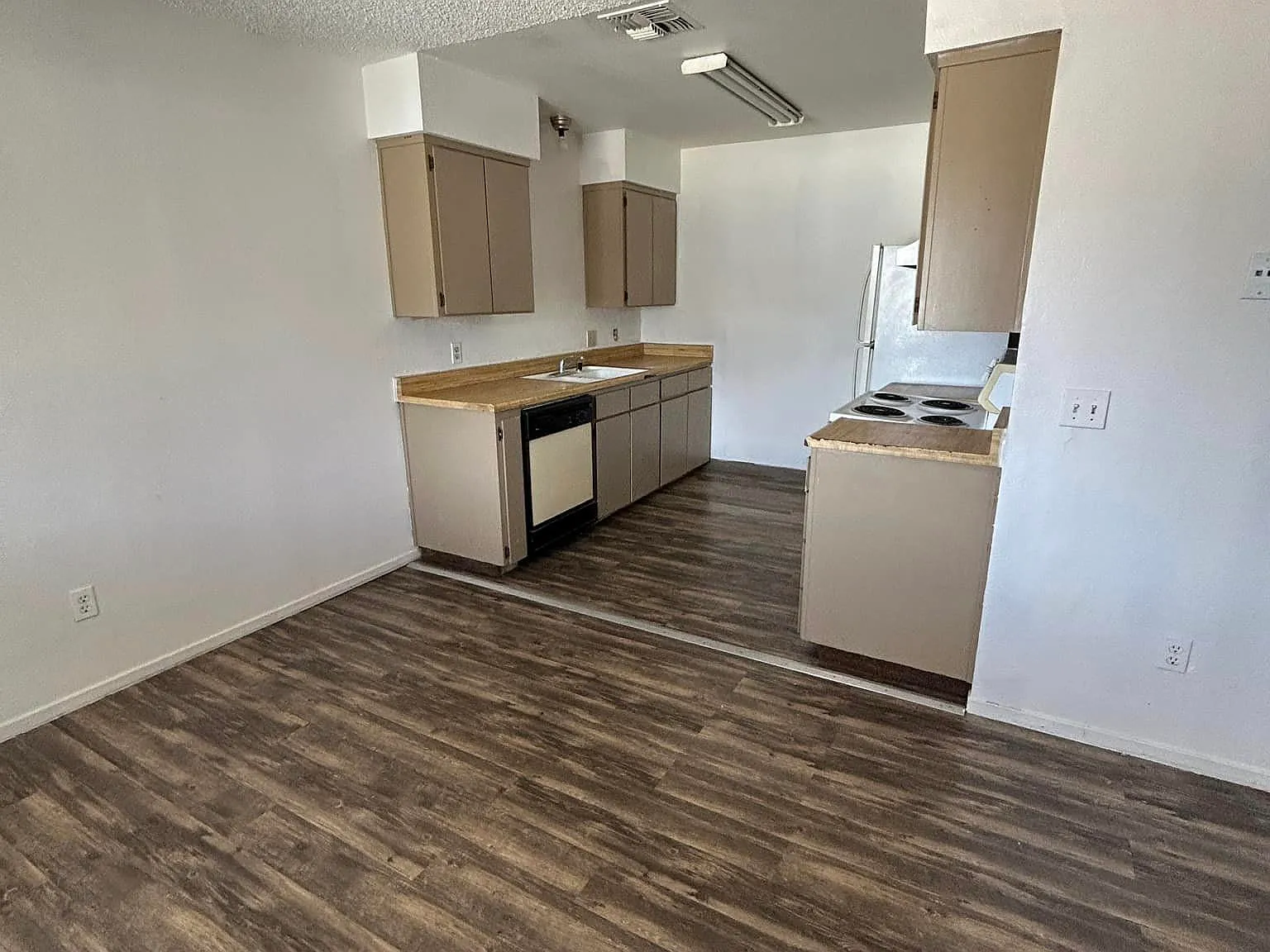 2 bed, 900 sqft, $1,150 — Photo 2