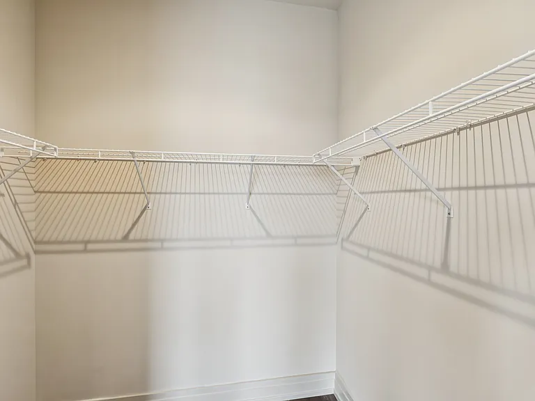 Park Morton Apartments — Photo 56