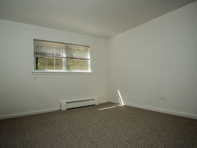 RiverWalk Apartments — Photo 24