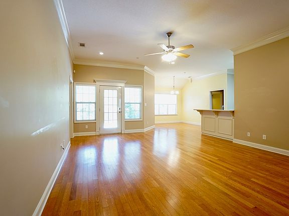 2nd image of 4412 Stonehaven Dr