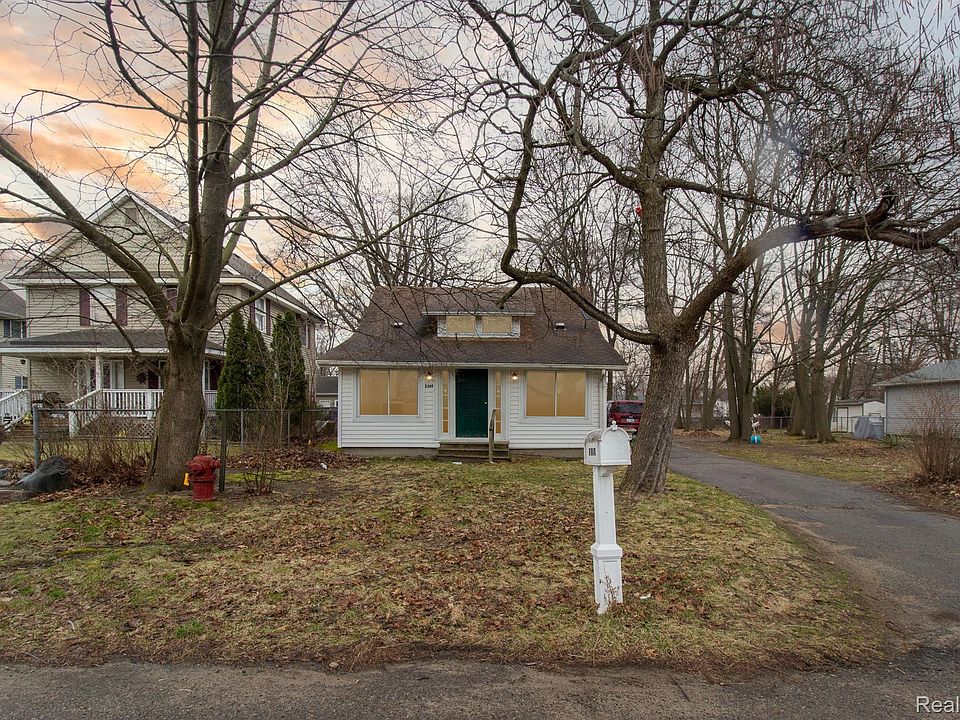 1st image of 2349 Pine Lake Ave