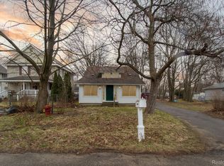 2349 Pine Lake Ave, Keego Harbor, MI 48320