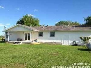 15537 Miller Rd, Saint Hedwig, TX 78152