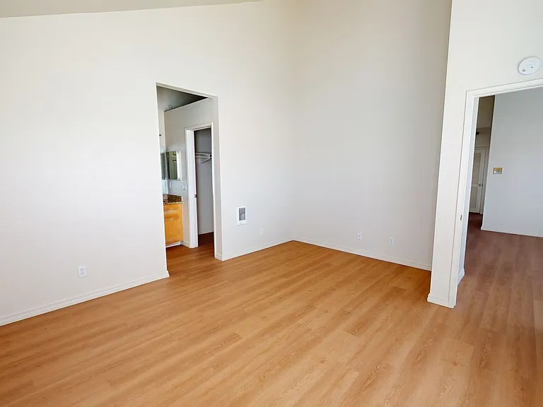1202 Donax Ave #12 — Photo 6