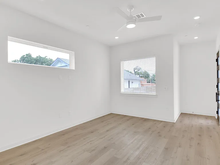 7208 Providence Ave #3A — Photo 8