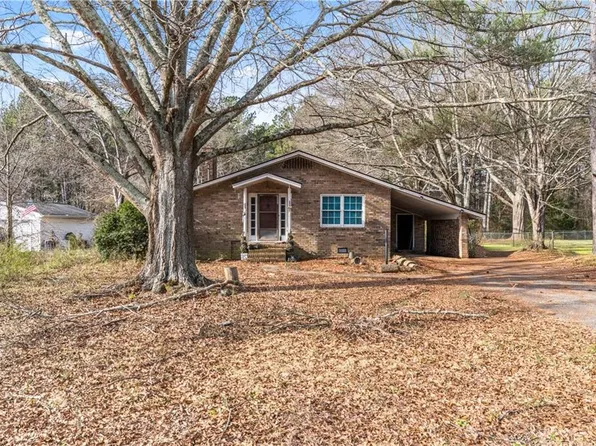 671 Old Camp Church Rd, Carrollton, GA 30117
