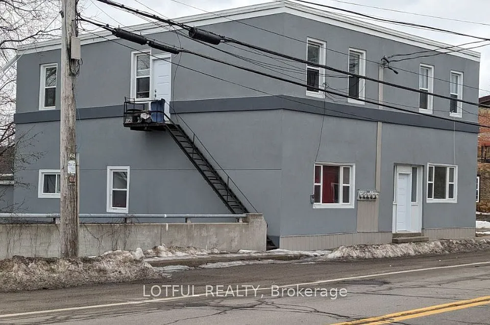 17 Main St W #2