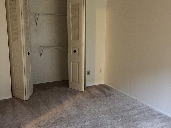 5th image of 120 Villa Dr APT F