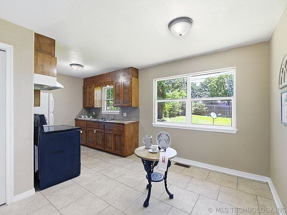5th image of 1506 Clayton Dr