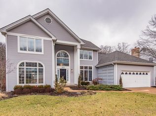 253 Turnberry Place Dr, Ballwin, MO