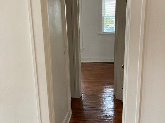 4th image of 322 Calkins Ave SE #3