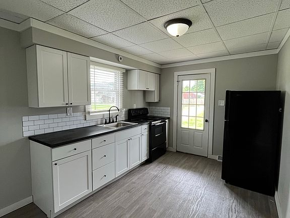 2nd image of 272 N Main St