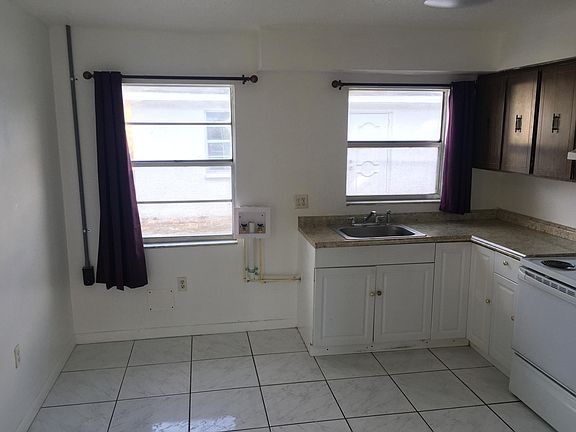 5th image of 2797 27th Ave N