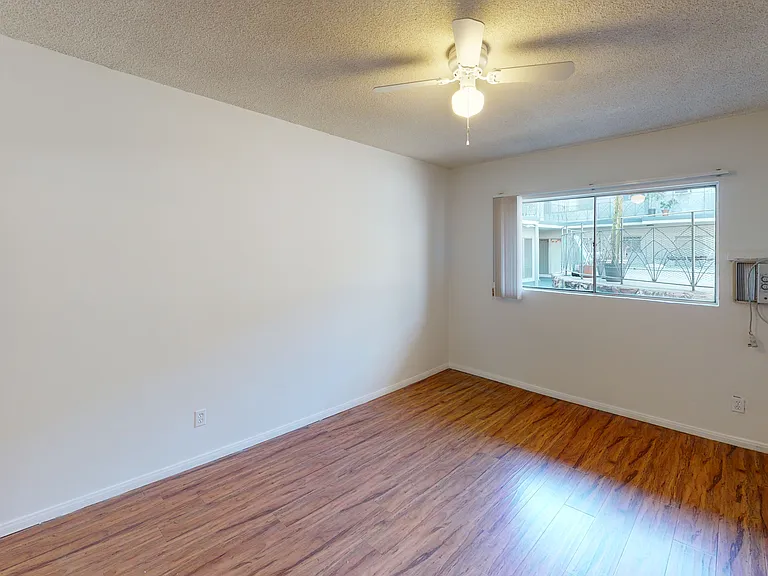 Parkvue Apartments — Photo 12