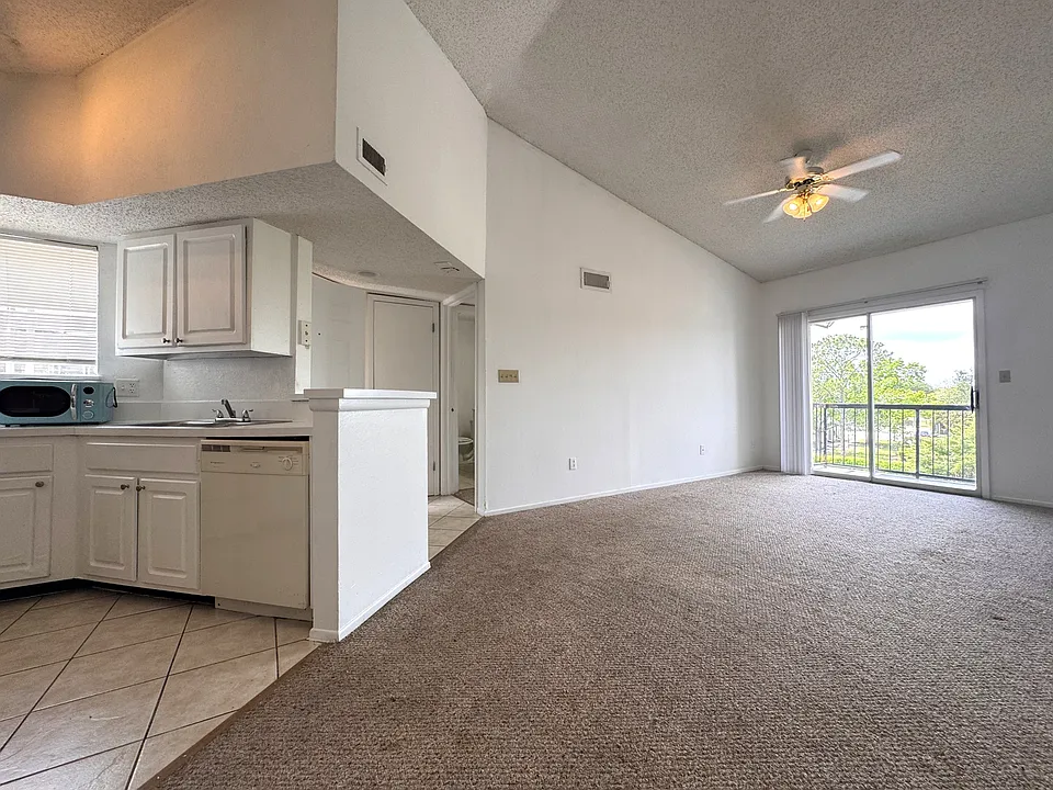1932 Lake Atriums Cir #73