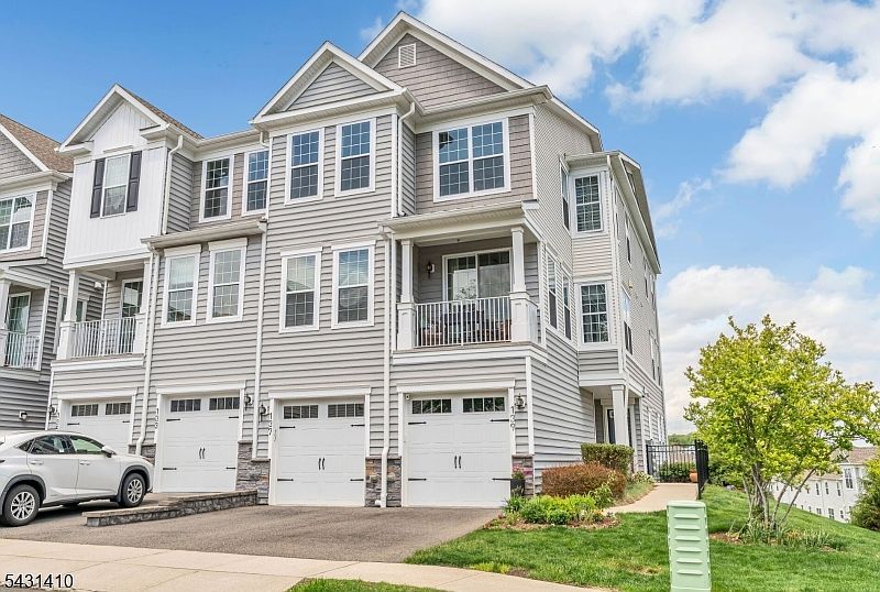 1st image of 137 Aspen Dr