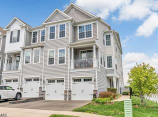 137 Aspen Dr, Cedar Grove, NJ 07009