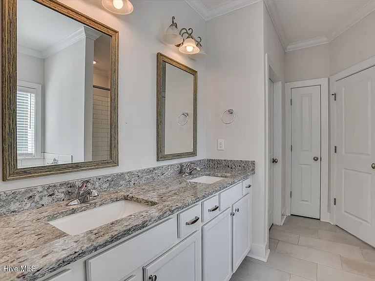 409 Barrow Ln — Photo 10