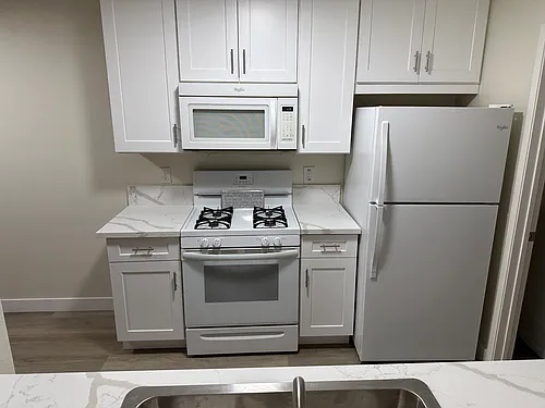 950 Seven Hills Dr Photo 1