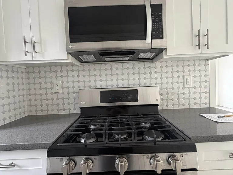 125 N Mountain View Ave #125 — Photo 4