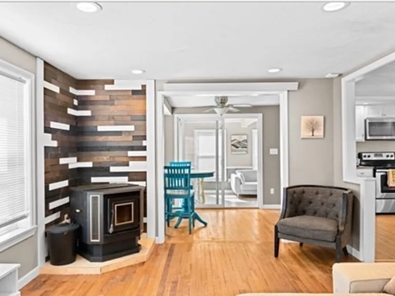 15 Packard Ave — Photo 6