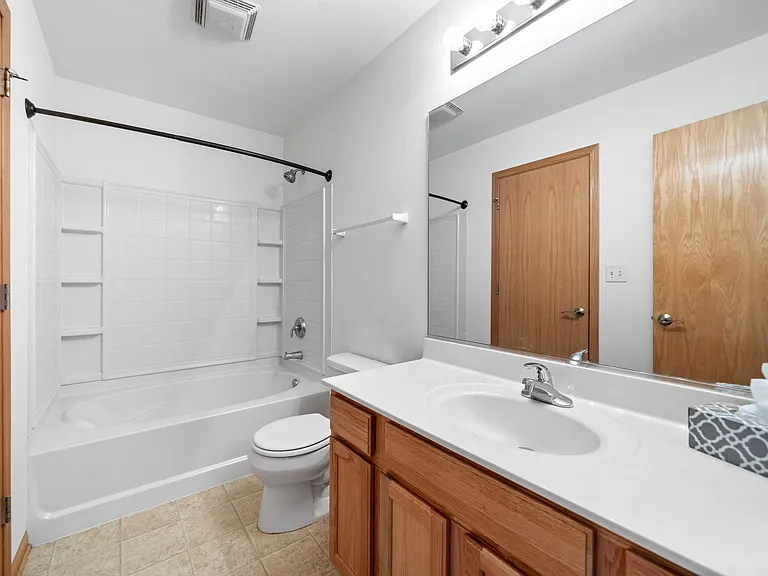 568 Lincoln Station Dr #568 — Photo 14