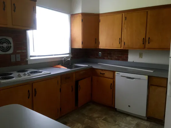 212 Lynnhaven Dr, Hampton, VA 23666
