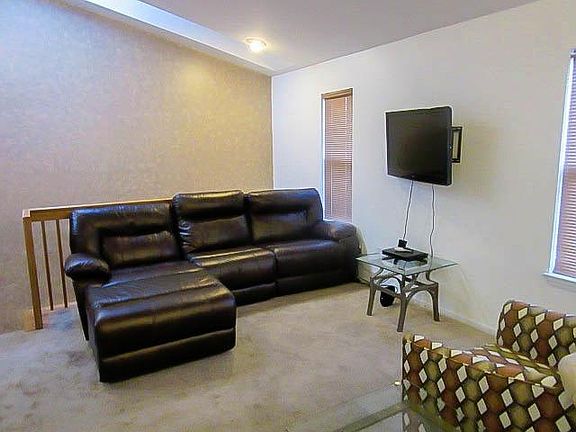 3rd image of 7099 Streamwood Dr
