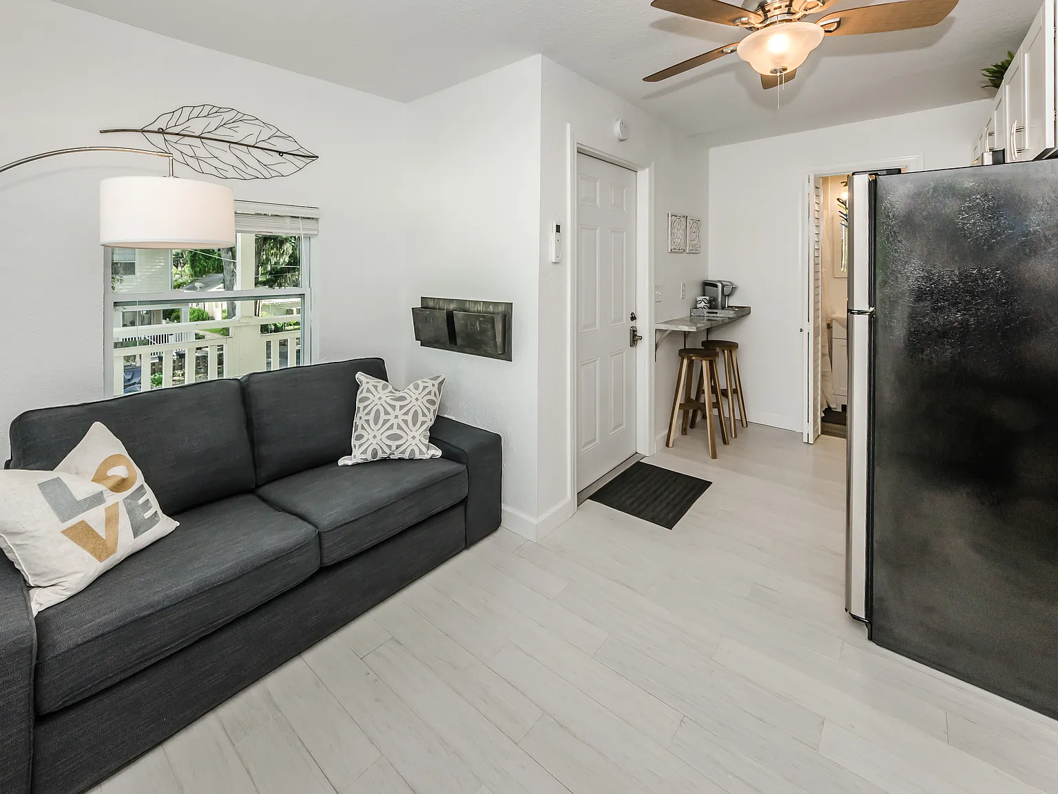 Studio, 400 sqft, $1,400 — Photo 3