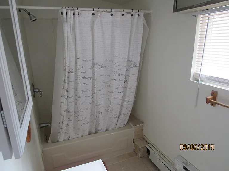 524 1/2 S 1st St #2 — Photo 15