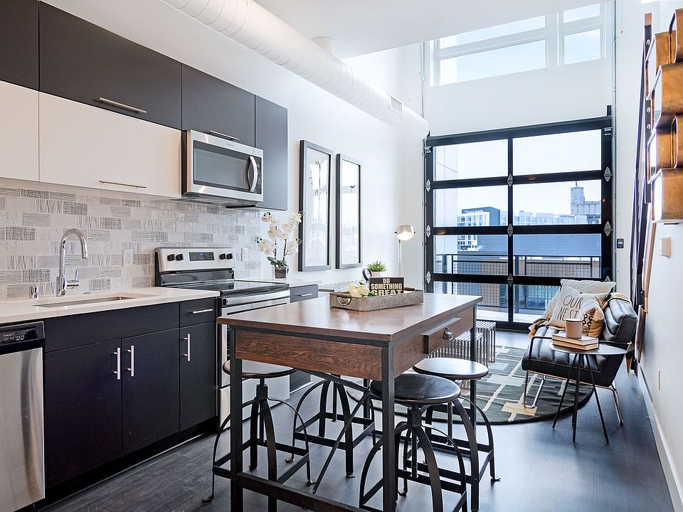 1st image of 550 W Juneau Ave #9169012
