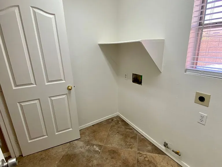 12637 W Cambridge Ave — Photo 13