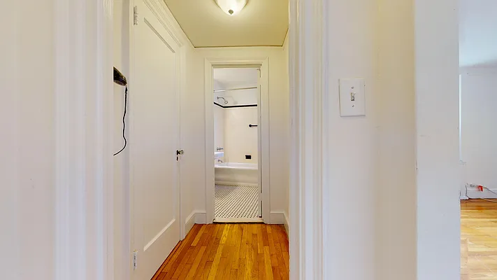 Rented by Bond New York | media 3