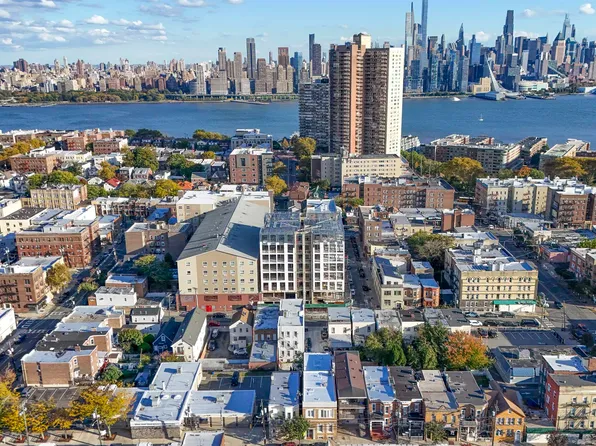 6020 Broadway image 29 of 34