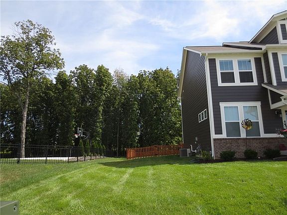 3rd image of 2249 Brentford Ct