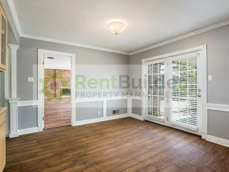 8304 Dellwood Rd NE — Photo 6