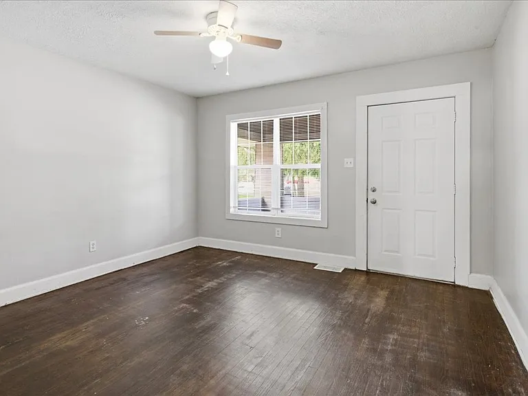 35 - 37 S Sherman Dr — Photo 13