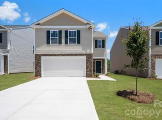 2074 10th St SE, Hickory, NC 28601