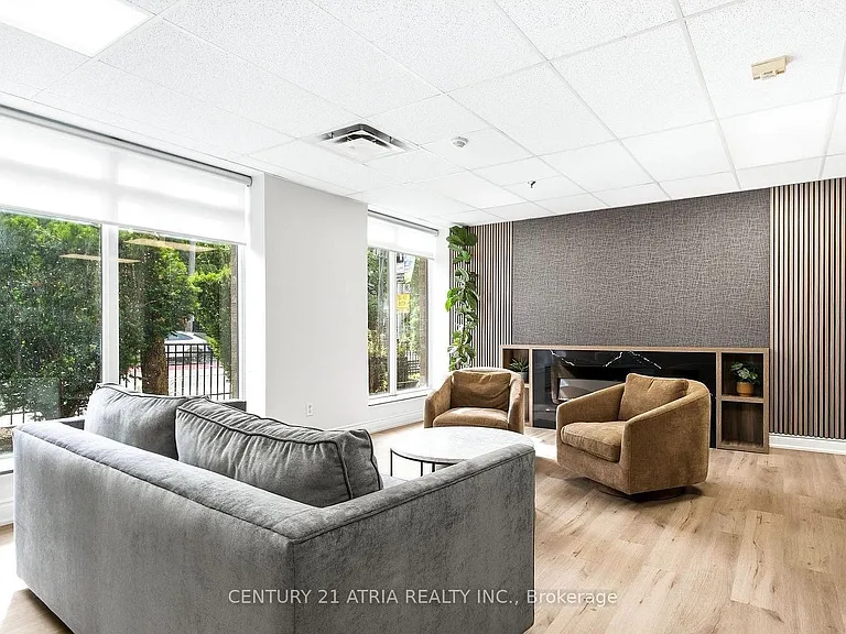140 Bathurst St #103 — Photo 12