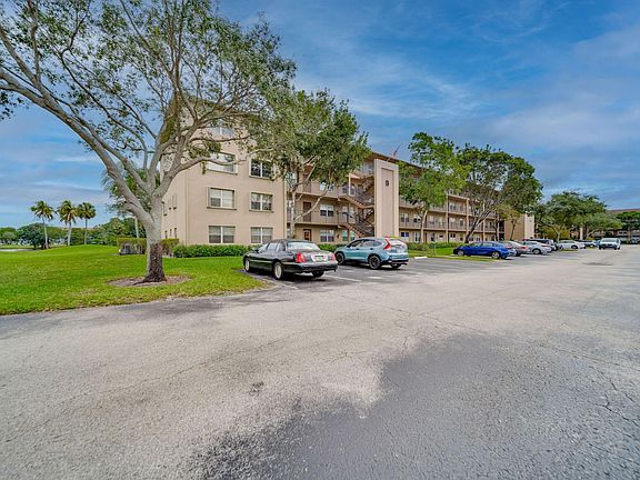 2nd image of 551 SW 135th Avenue #306B