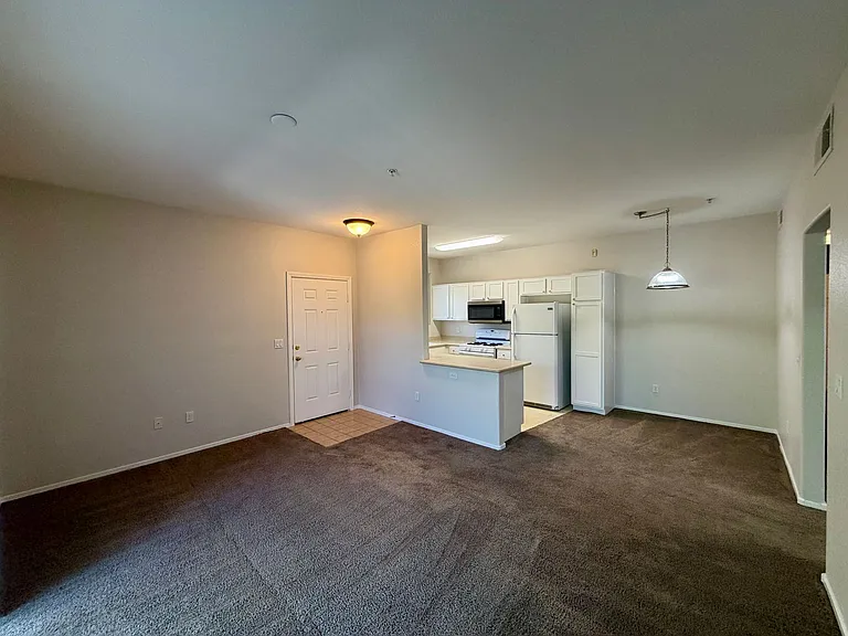 2291 W Horizon Ridge Pkwy #6231 — Photo 6