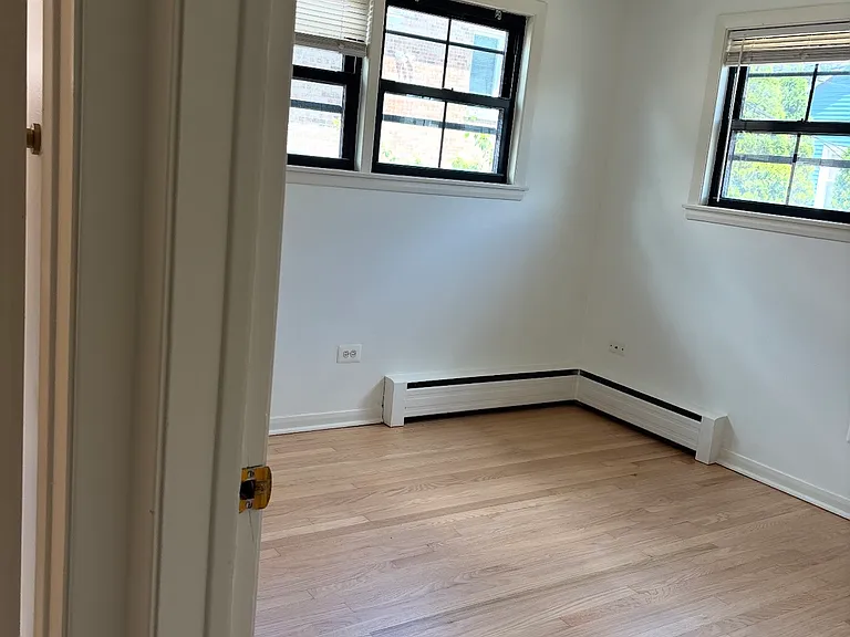 2709 N 74th Ave #1E — Photo 7