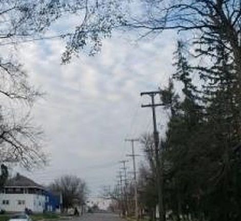 Exterior Neighborhood (street photo)