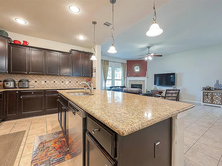 15627 Huddleston Dr — Photo 5