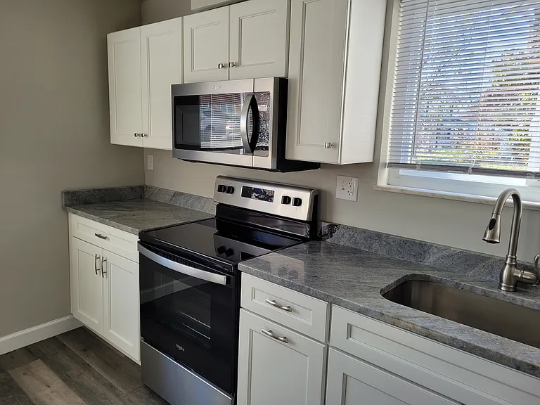 7 Renshaw Ave #1 — Photo 3