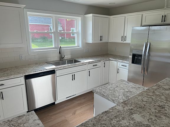 3rd image of 500 Leavens Ave