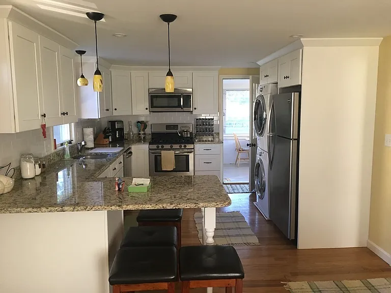 45 Saginaw Ave — Photo 5